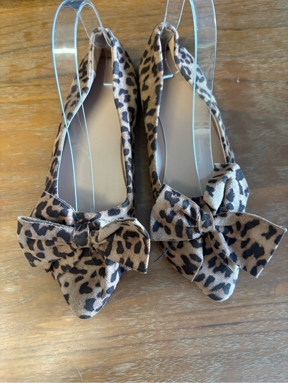 NWOT Leopard Print Bow Pointed Toe Flats Women’s Size 40